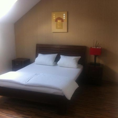 Central Apartman Sopron Esterno foto
