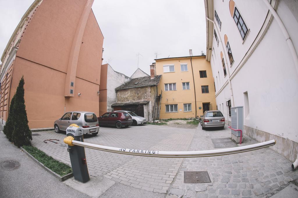 Central Apartman Sopron Esterno foto