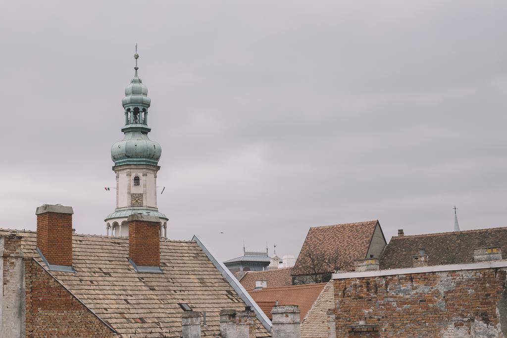 Central Apartman Sopron Esterno foto